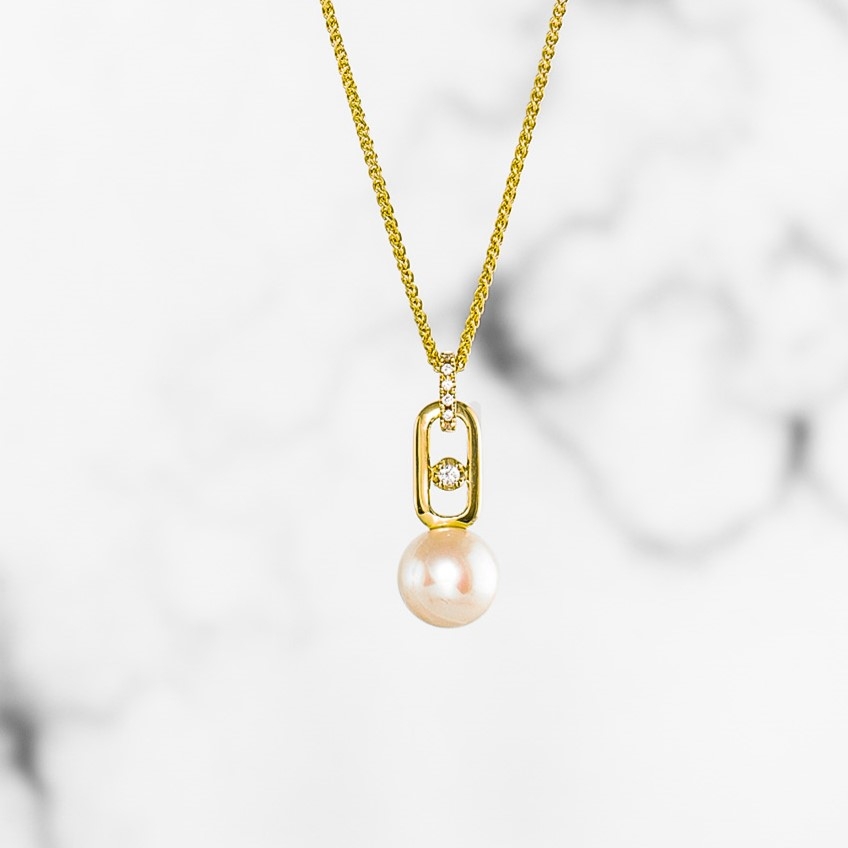 Gold Link Pearl Pendant